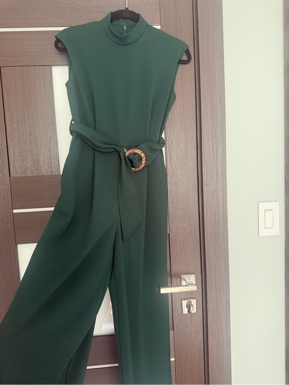 Sleeveless Dark Green Wide-Leg Jumpsuit with Decorative Buckle